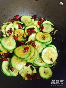 娱乐吃瓜视频怎么制作的,幕后技巧与热门案例解析